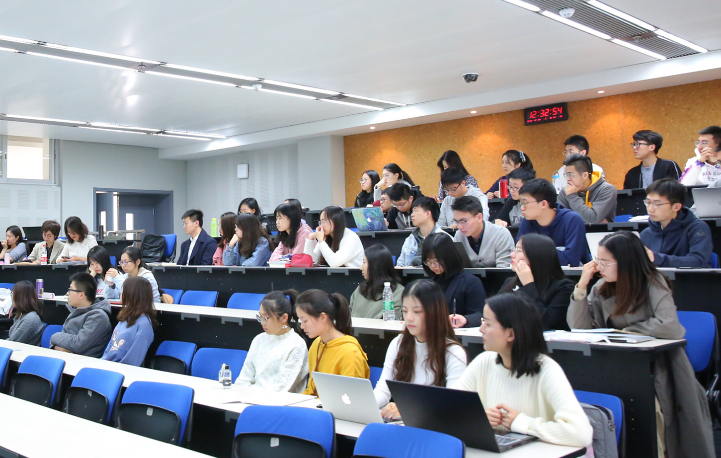  2019级新生，，，，，，最近怎么样？？？？？