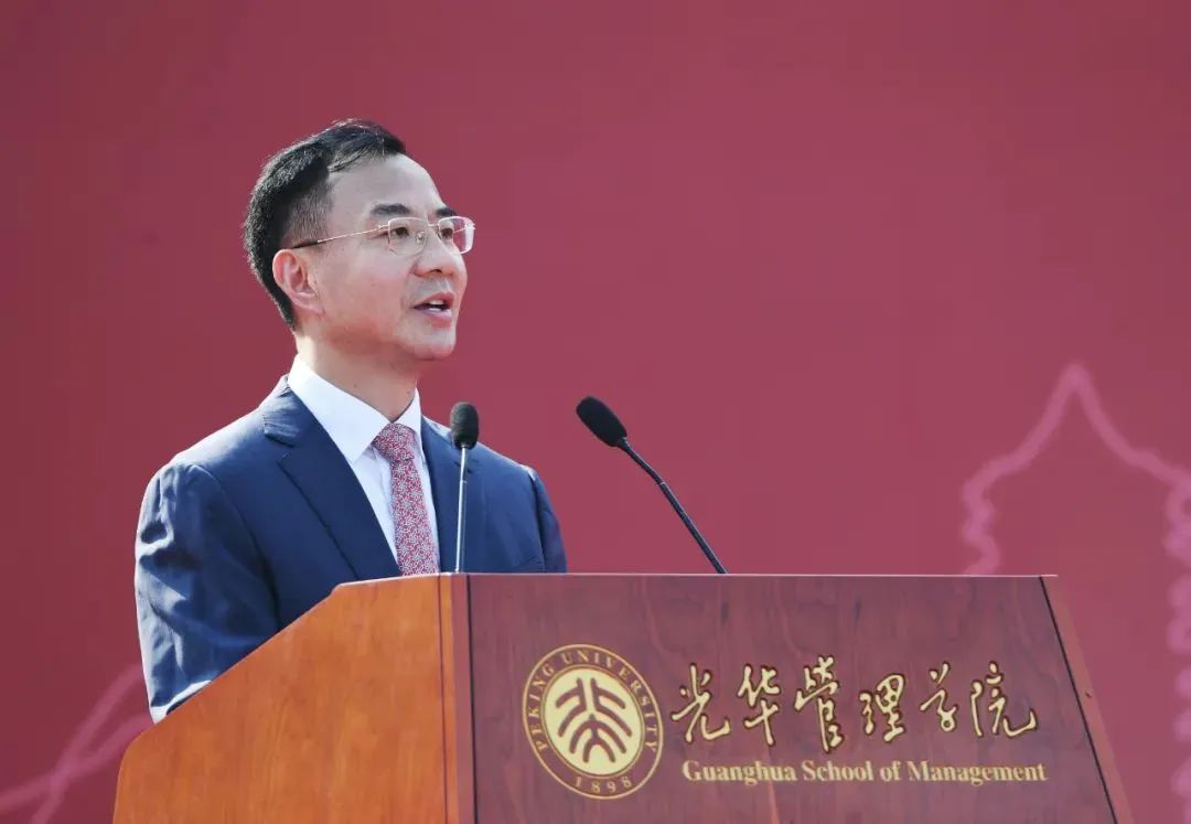 刘烈宏在北大九州ku酷游开学仪式演讲：让头脑的九州ku酷游照亮工业未来之路
