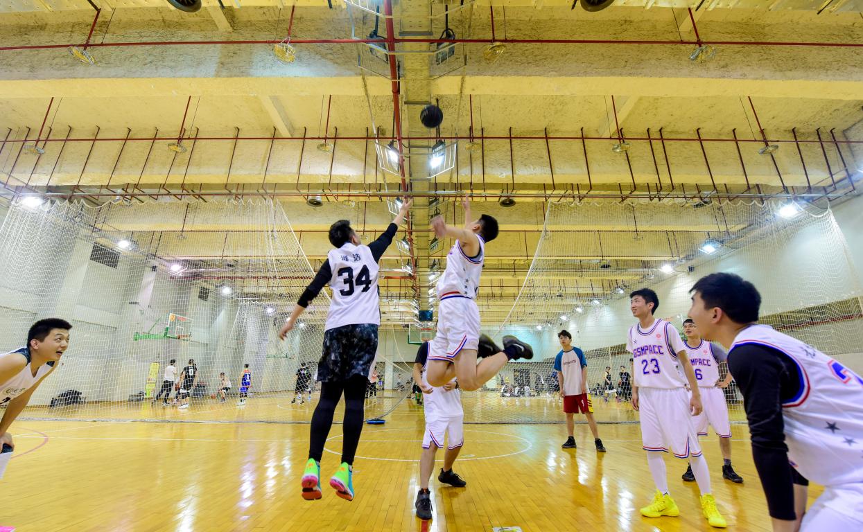  最青春|球场英姿飒爽，，，，，青春九州ku酷游正茂 